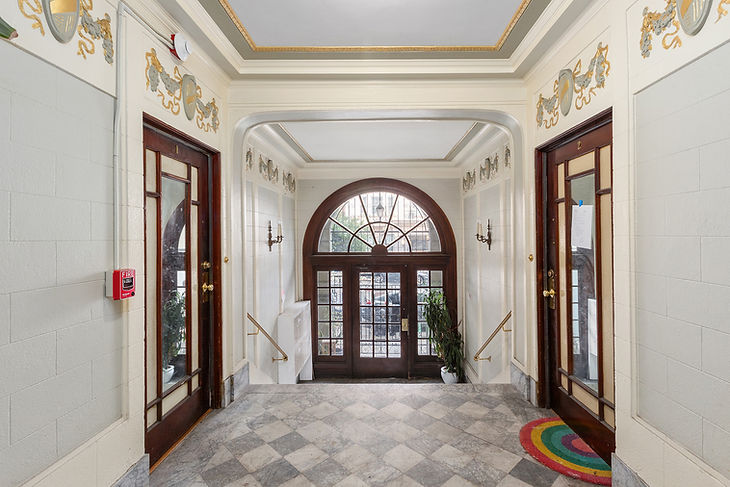 537Hyde Foyer2.jpg