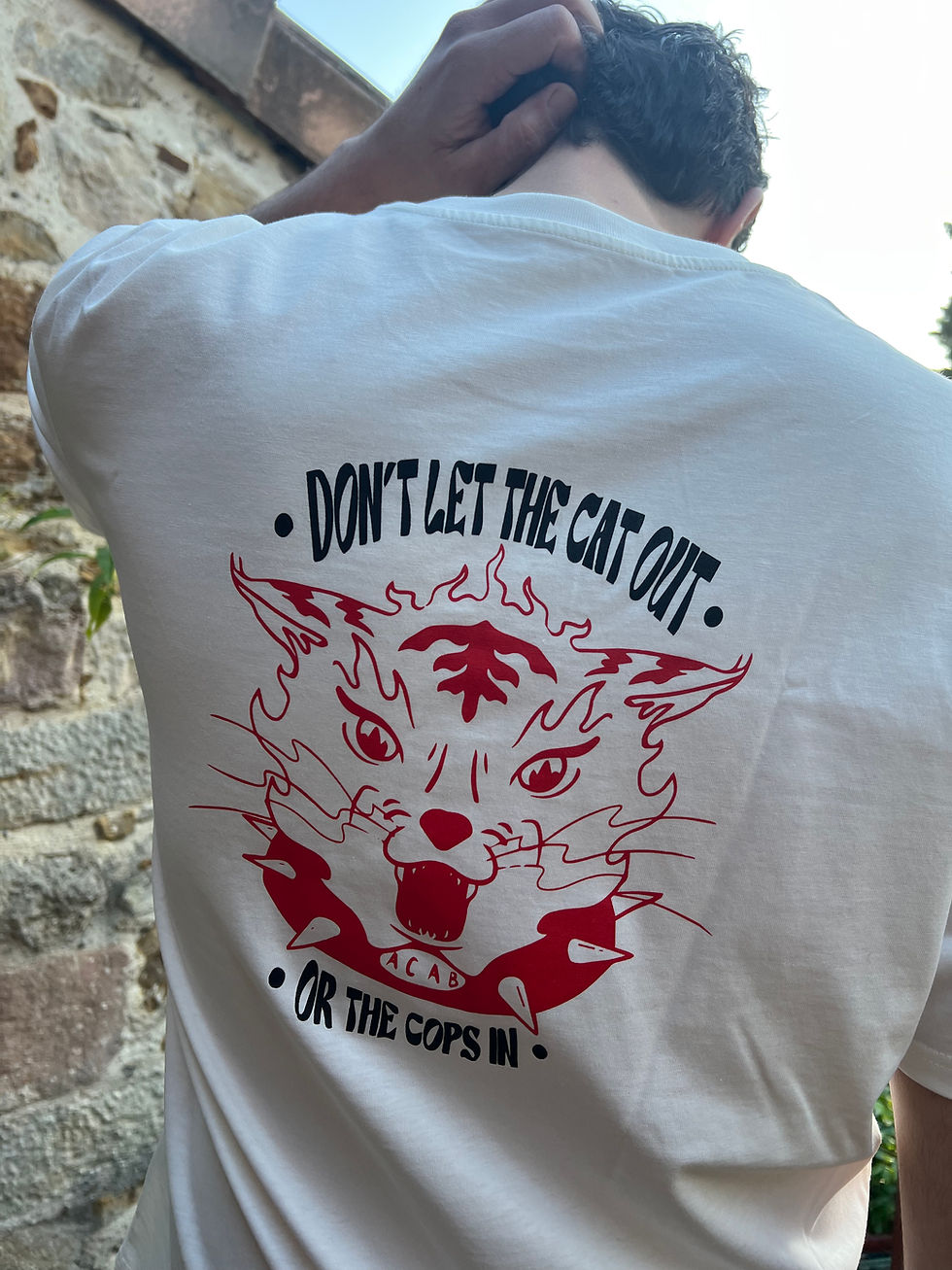 Miniature : T-shirt Don’t Let the Cat out or the Cops in