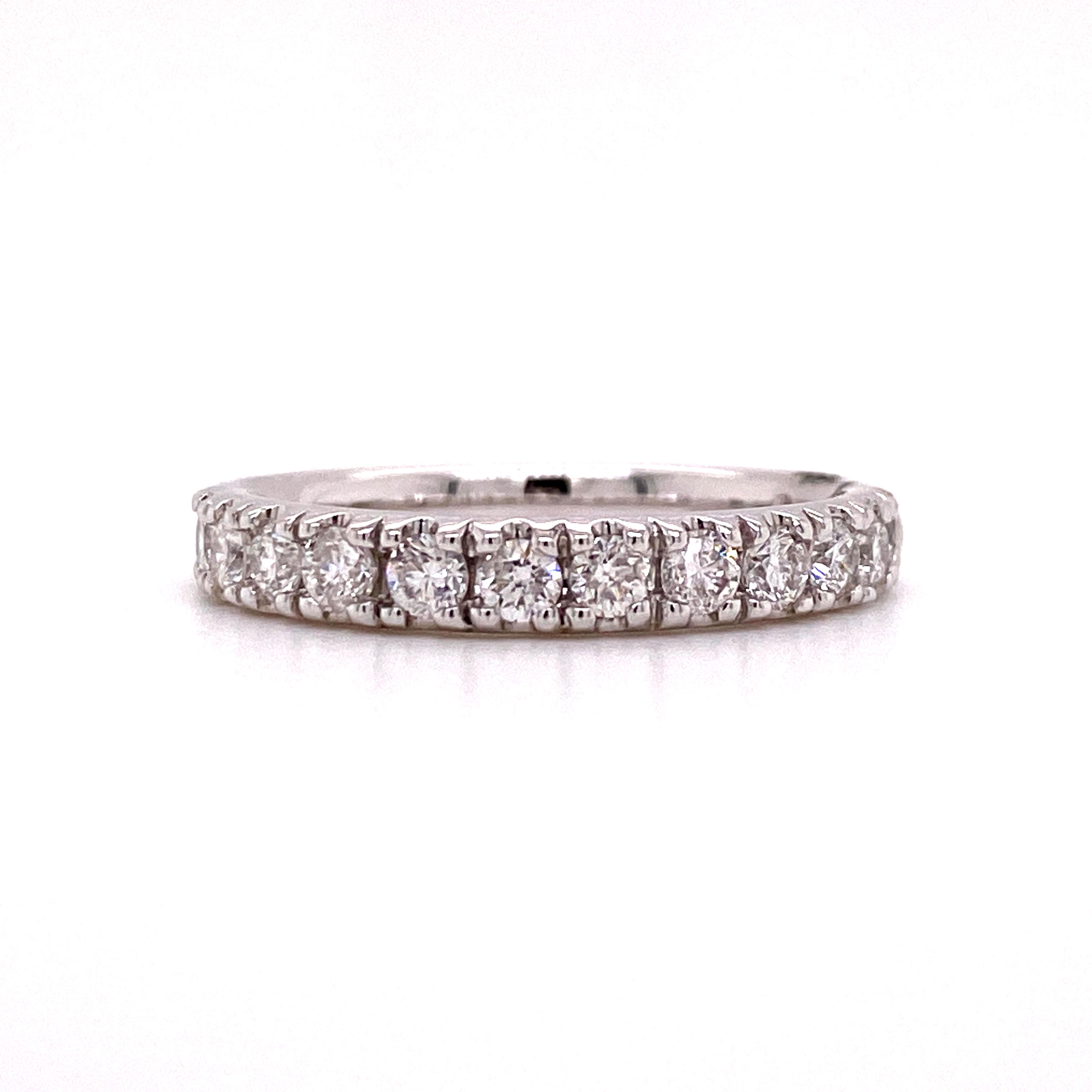 14KT WHITE GOLD DIAMOND RING