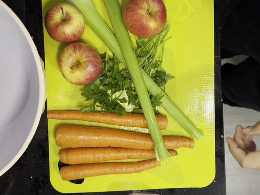 5 Reasons Why Celery Carrot Apple Parsley Juice is the Ultimate Healthy Drink Combo!