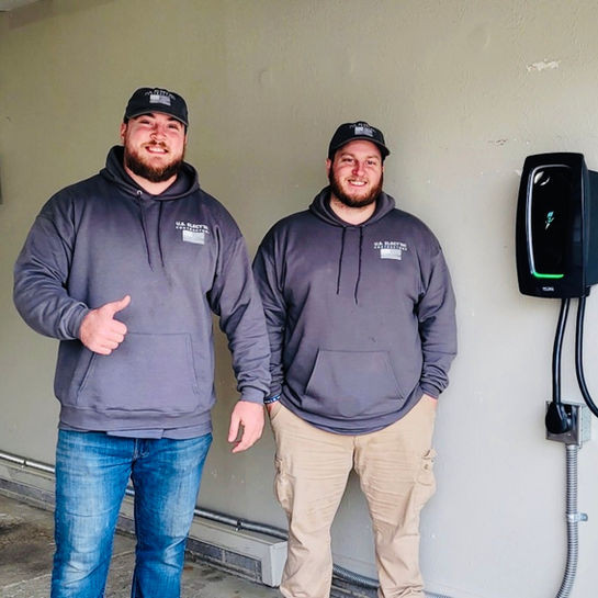 Best Electricians, Electrical Contractors, Electric Company Near me, Electrical contractors near me, local electricians, licensed electrician, cost to rewire a house, certified electricians, electrical house wiring, residential electricians, commercial electricians, electrician near me, best electricians near me,