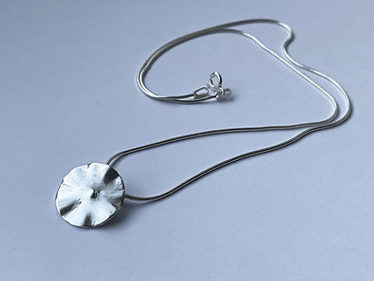 Oaselle bijoux - Collection Jardin secret - Modèle 'collier grande fleur miroir'