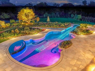 Exploration des palettes de couleurs et de l'éclairage créatif pour piscines
