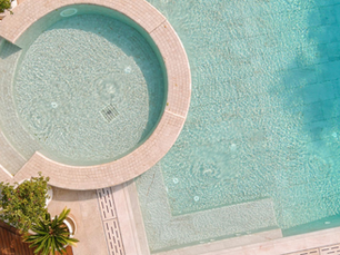 Vieillir en beauté : Rénover votre piscine pour un look moderne et élégant