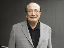 Reconocimiento a la trayectoria literaria de Eduardo González Viaña
