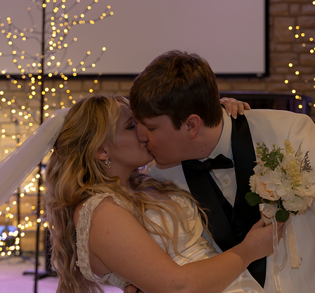 Alex-and-Zoee-wedding-234.png