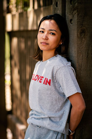 Ha against pillar.jpg