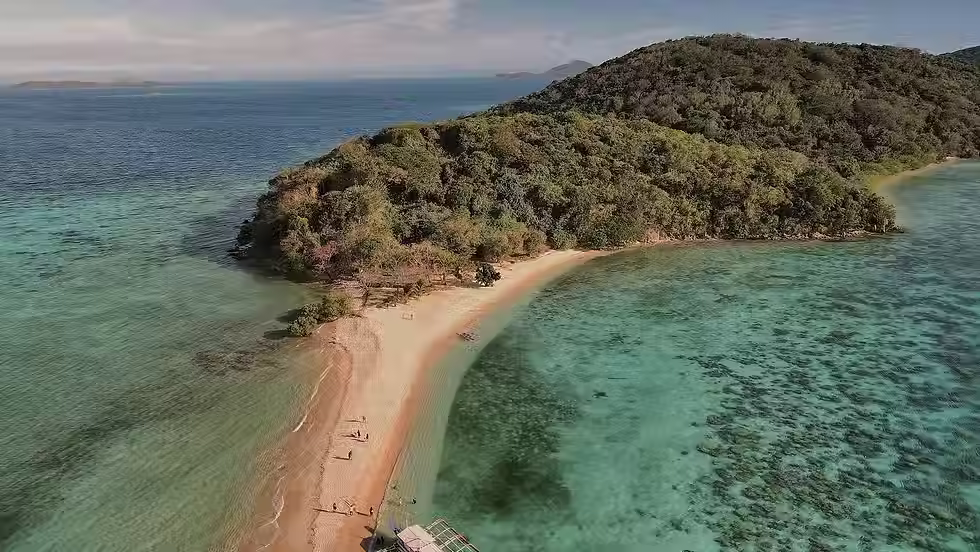 Ditaytayan-island-coron-Palawan-boat-tour-package-travel-philippines-12