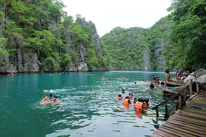 kayangan_lake_in_coron_palawan