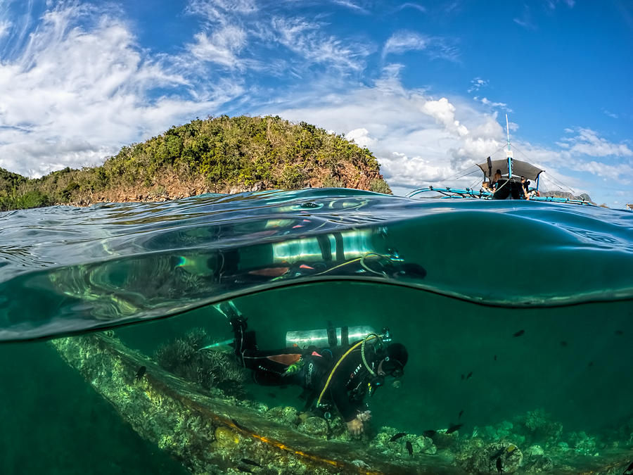 lusong-gunboat-just-below-surface-henry-jager