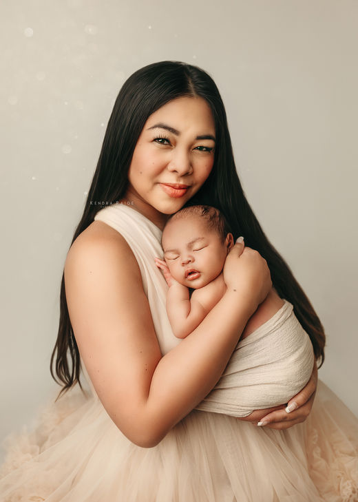 fine art newborn photography Calgary mom with baby