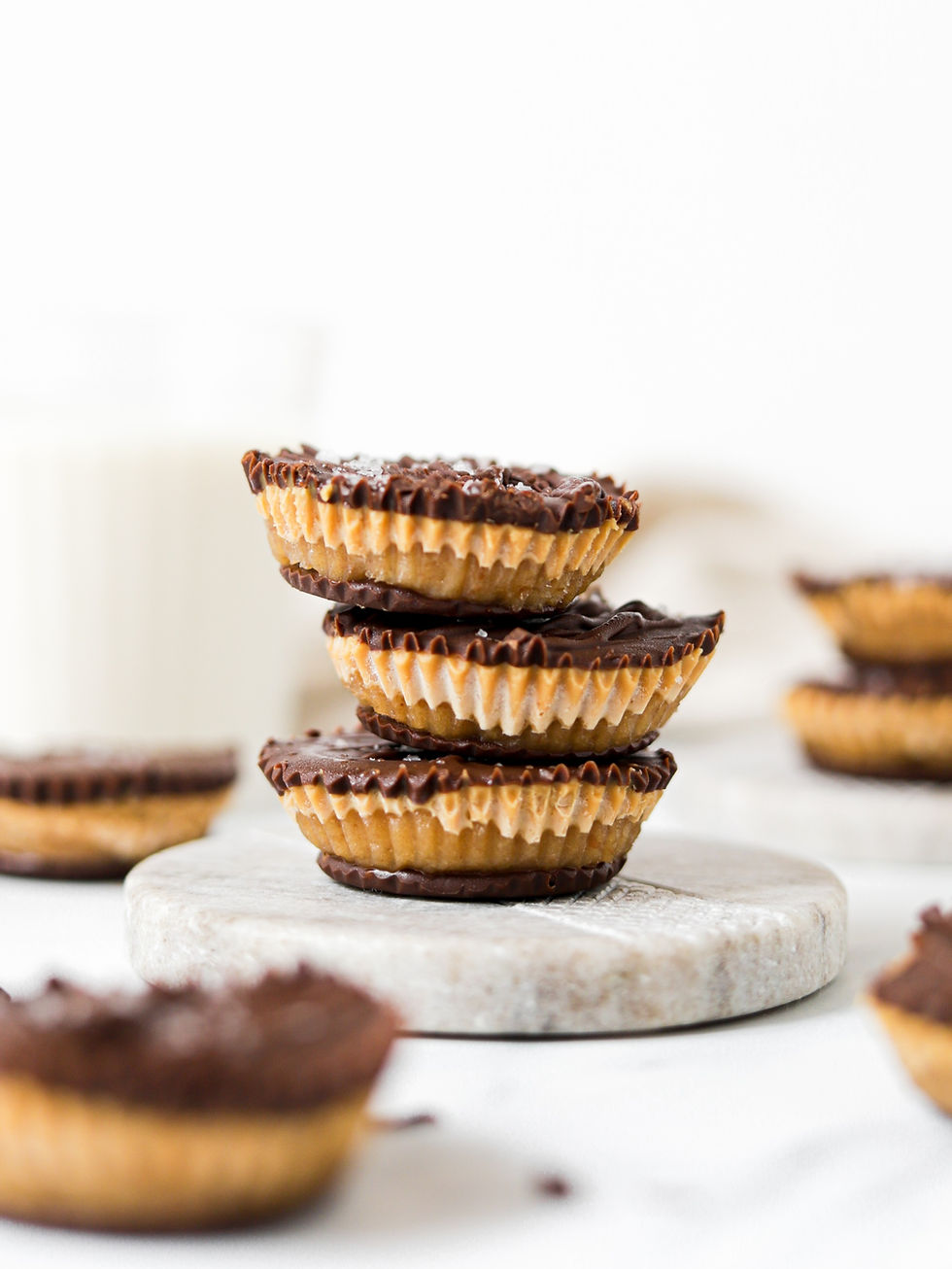 Cups de Chocolate, Tâmaras e Manteiga de Amendoim