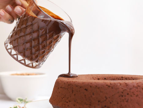 Bolo de Chocolate Vegan e sem Glúten 