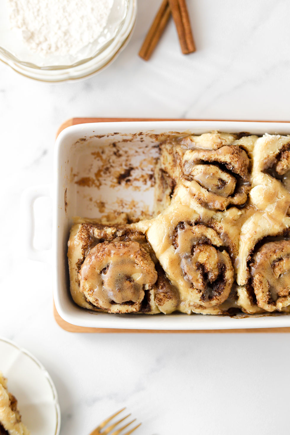Cinnamon Rolls Vegan - Sem Fermento e Prontos em 30 minutos!
