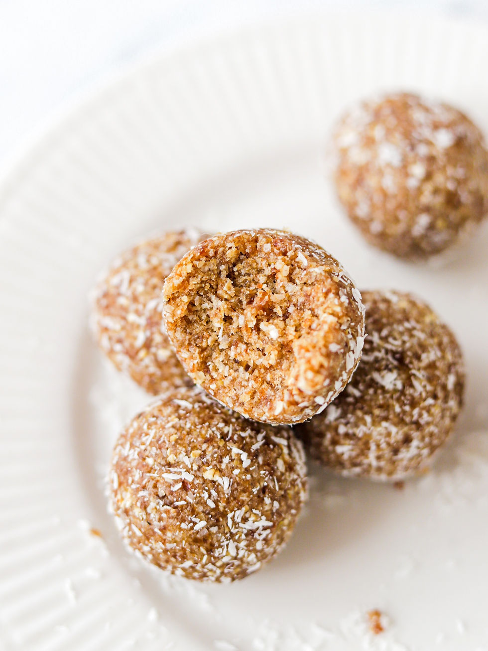 Energy Balls Vegan de Caramelo e Coco - Só 3 ingredientes