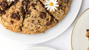 Scones Vegan com Banana e Chocolate