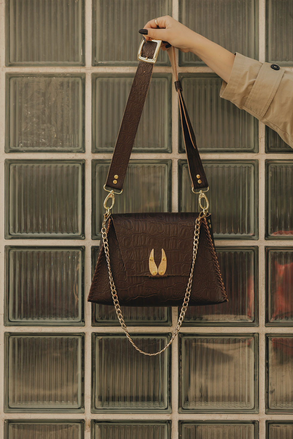 Thumbnail: "Wings" shoulder bag, brown