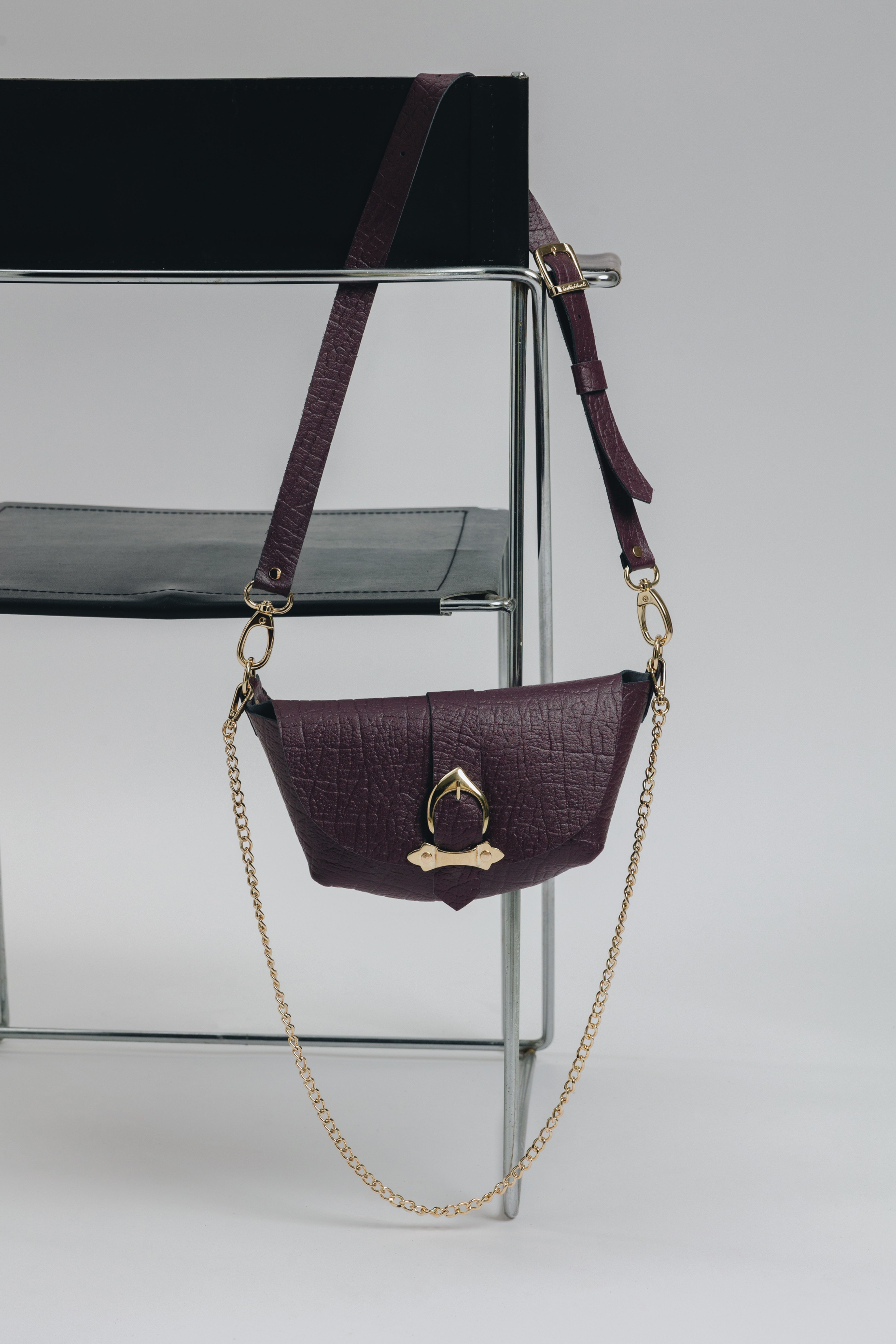 "Tell it to my heart" waist bag, dark plum