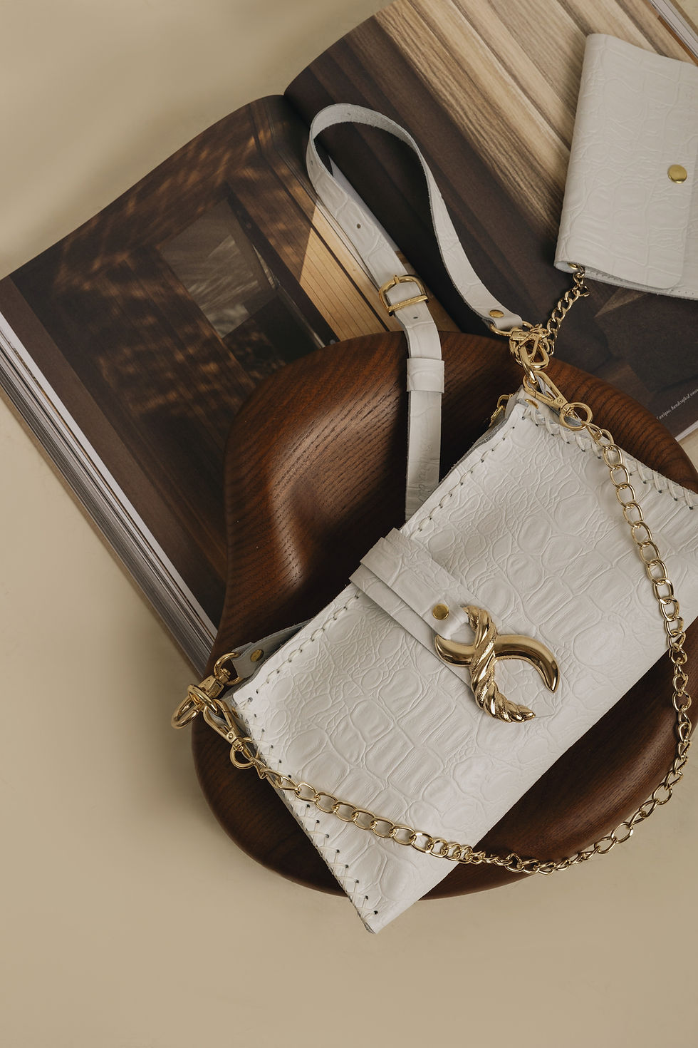 Thumbnail: "Constant virtue" shoulder bag, off white