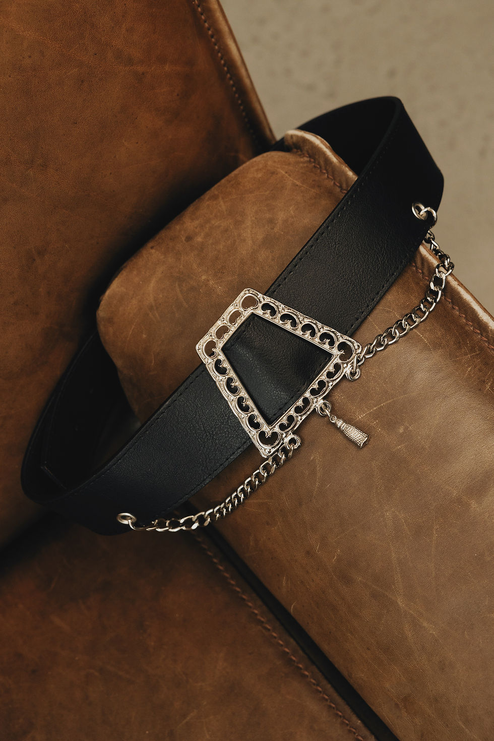 Thumbnail: "Silver springs" leather belt