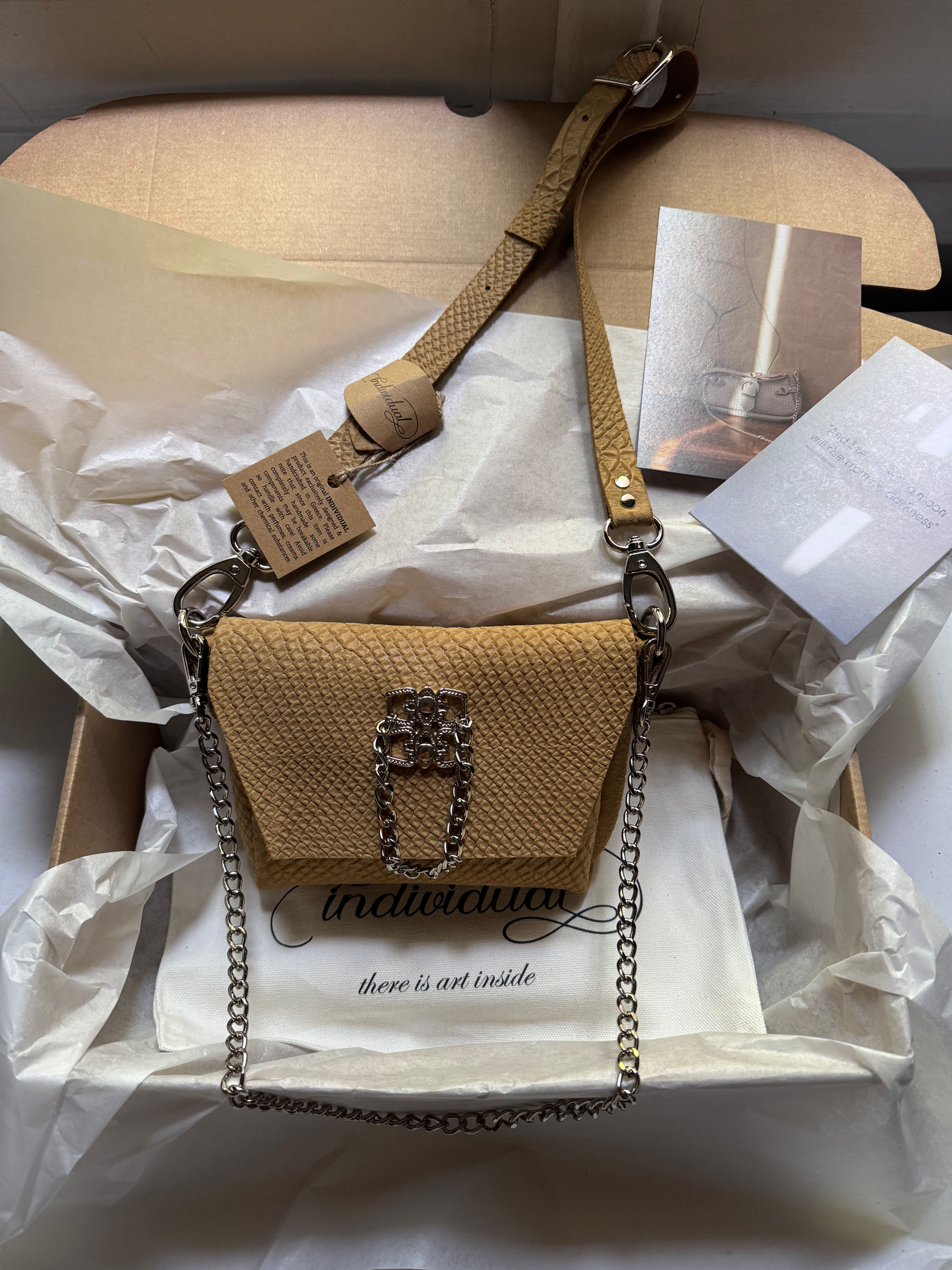 "Don't stop the dance" shoulder bag, honey suede, nickel, sample