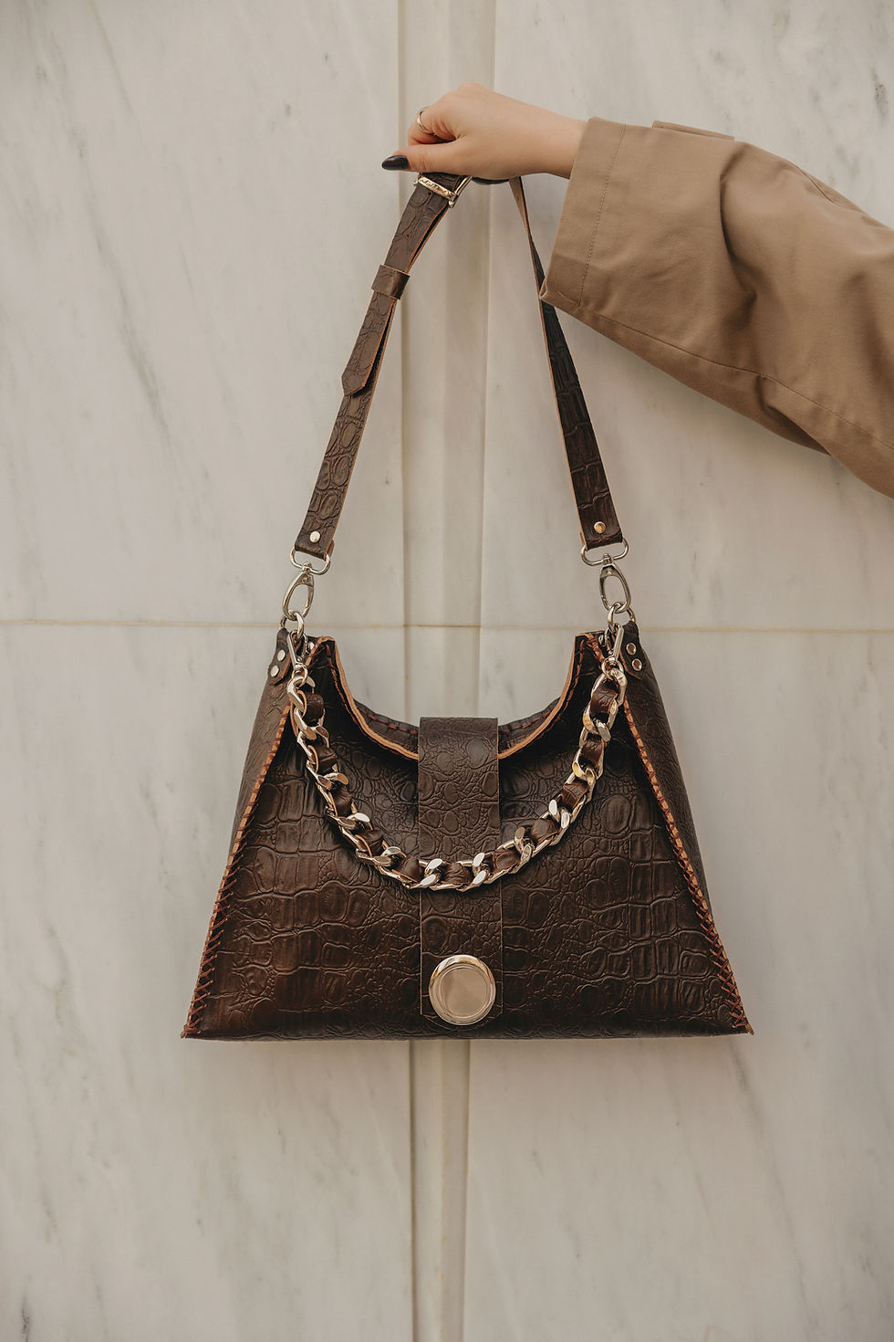 Thumbnail: "To the wilder" shoulder bag, brown