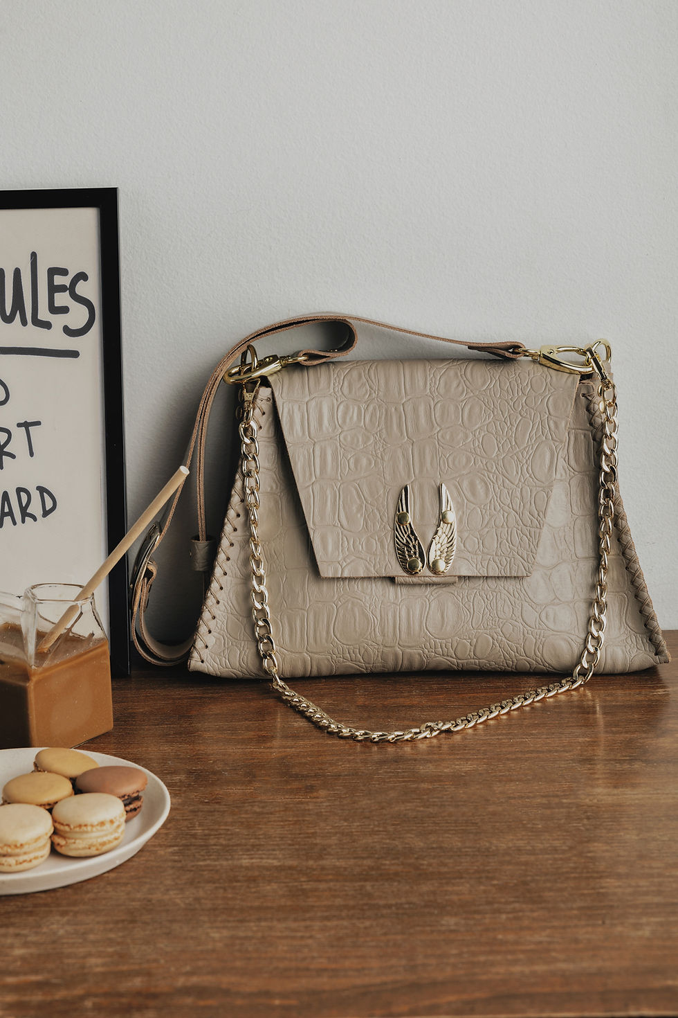 Thumbnail: "Wings" shoulder bag, stone beige