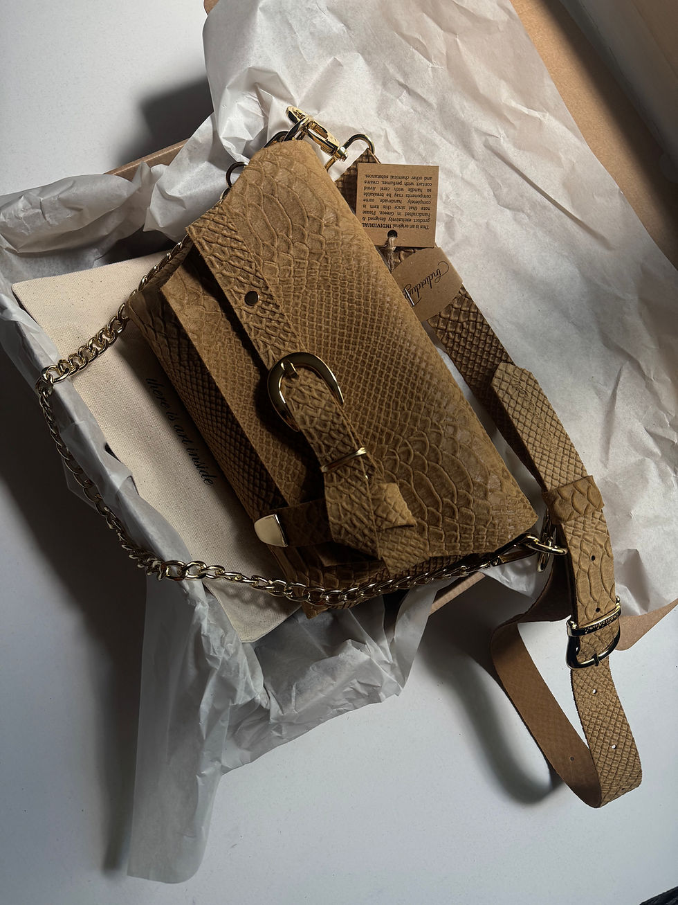 Thumbnail: "Regret me" shoulder bag, honey suede, sample