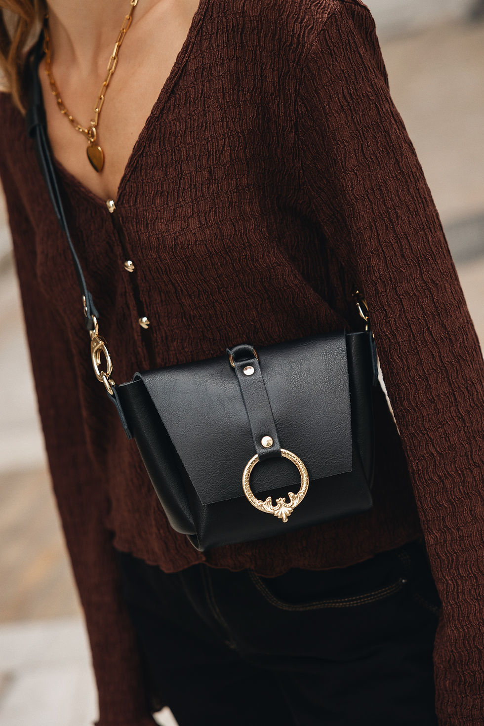 Thumbnail: "Here I am" shoulder bag, black