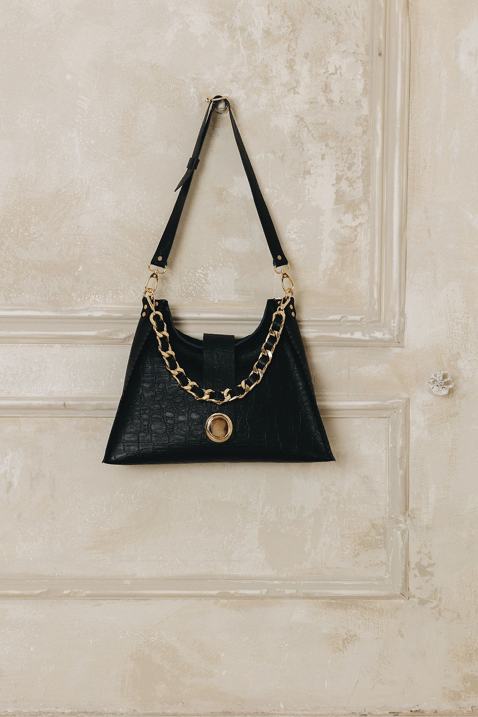 Thumbnail: "To the wilder" shoulder bag, black