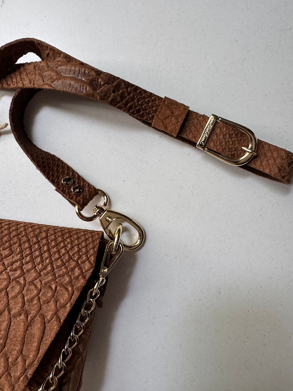 Thumbnail: "Don't stop the dance" shoulder bag, chocolate suede, gold, sample