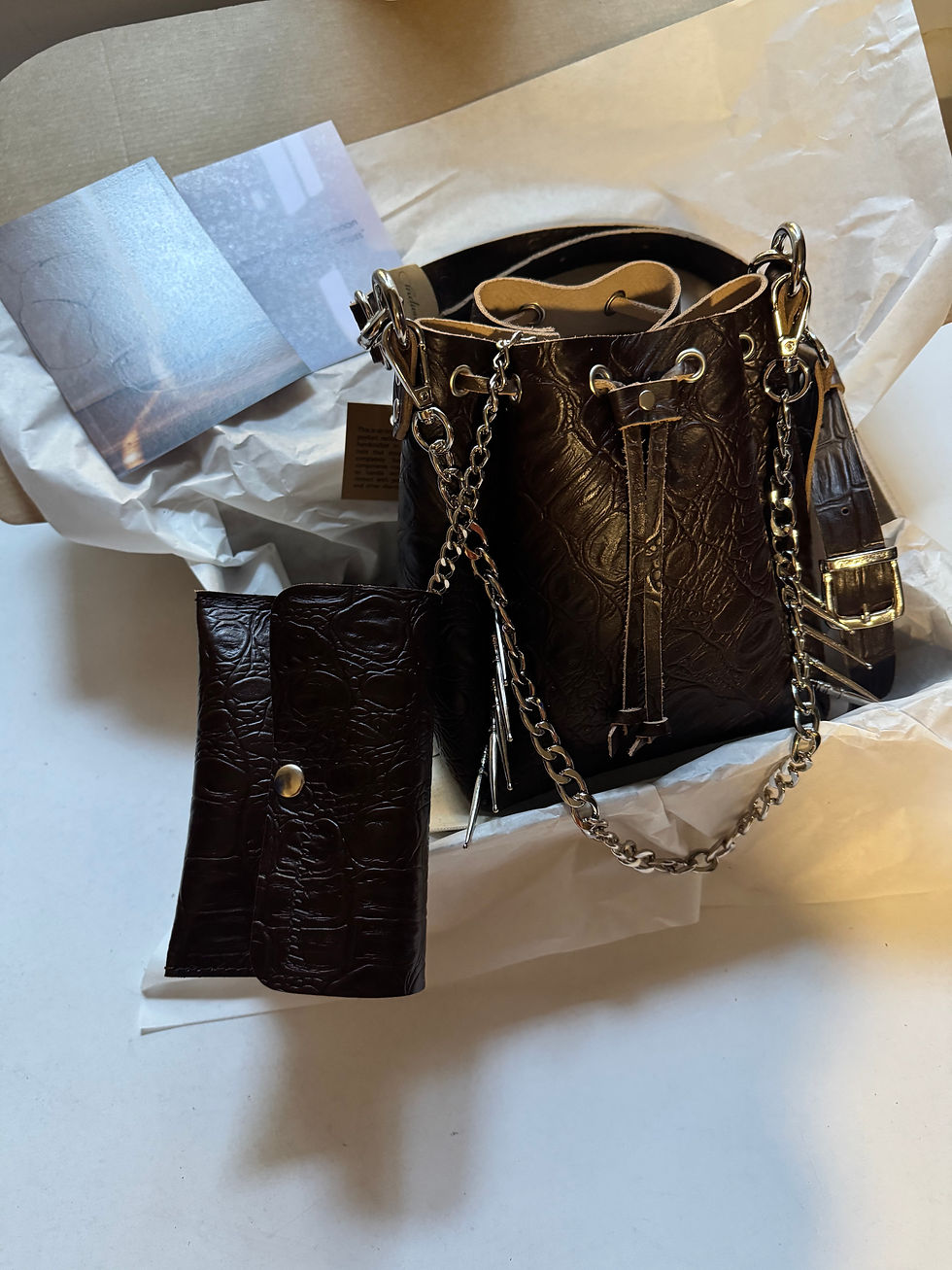 Thumbnail: "Brake me shake me" pouch bag, brown, nickel, sample