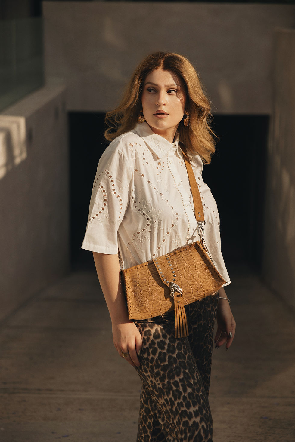 Thumbnail: "I am love" shoulder bag, honey suede