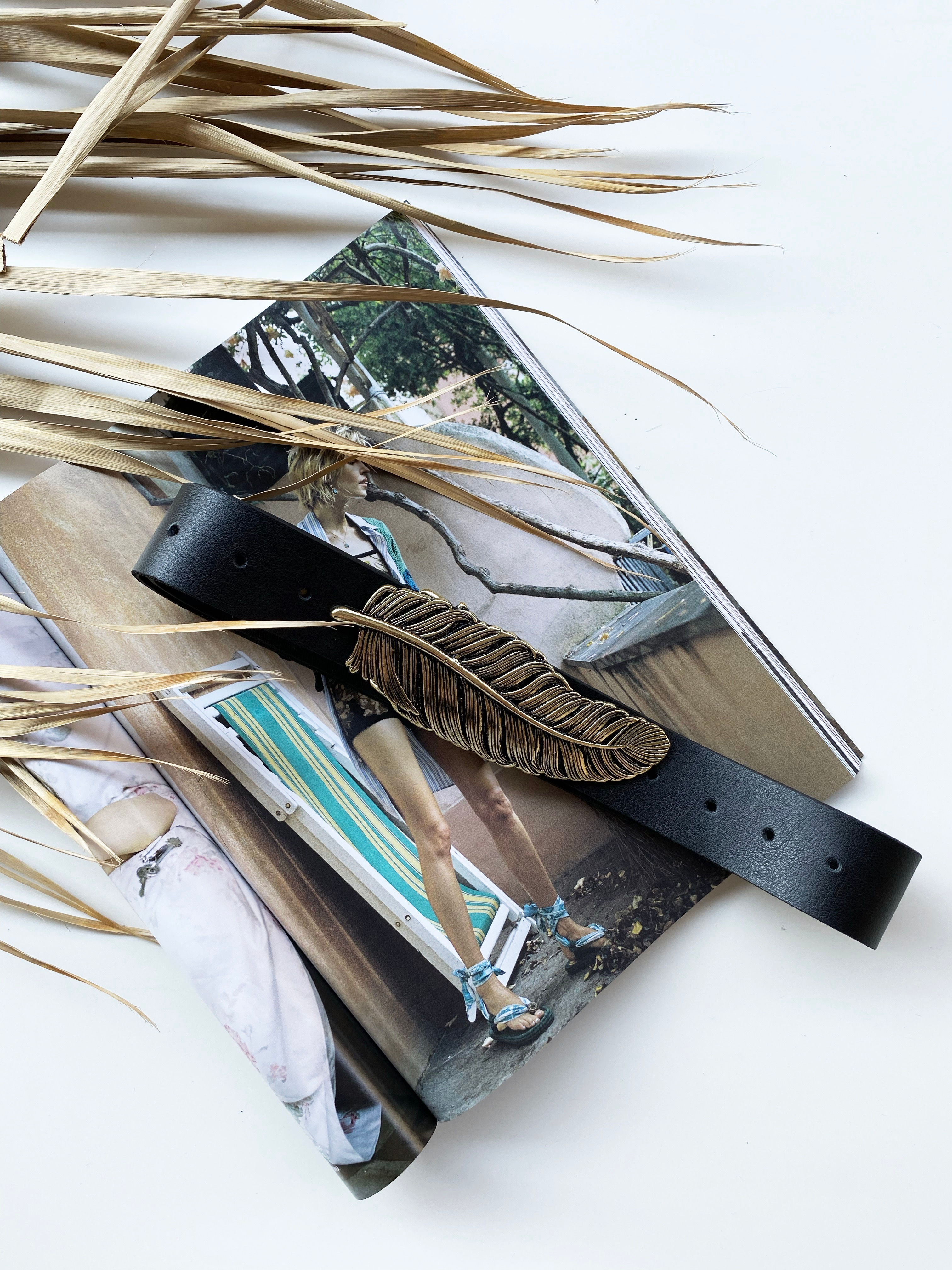 "October" leather belt sample sale