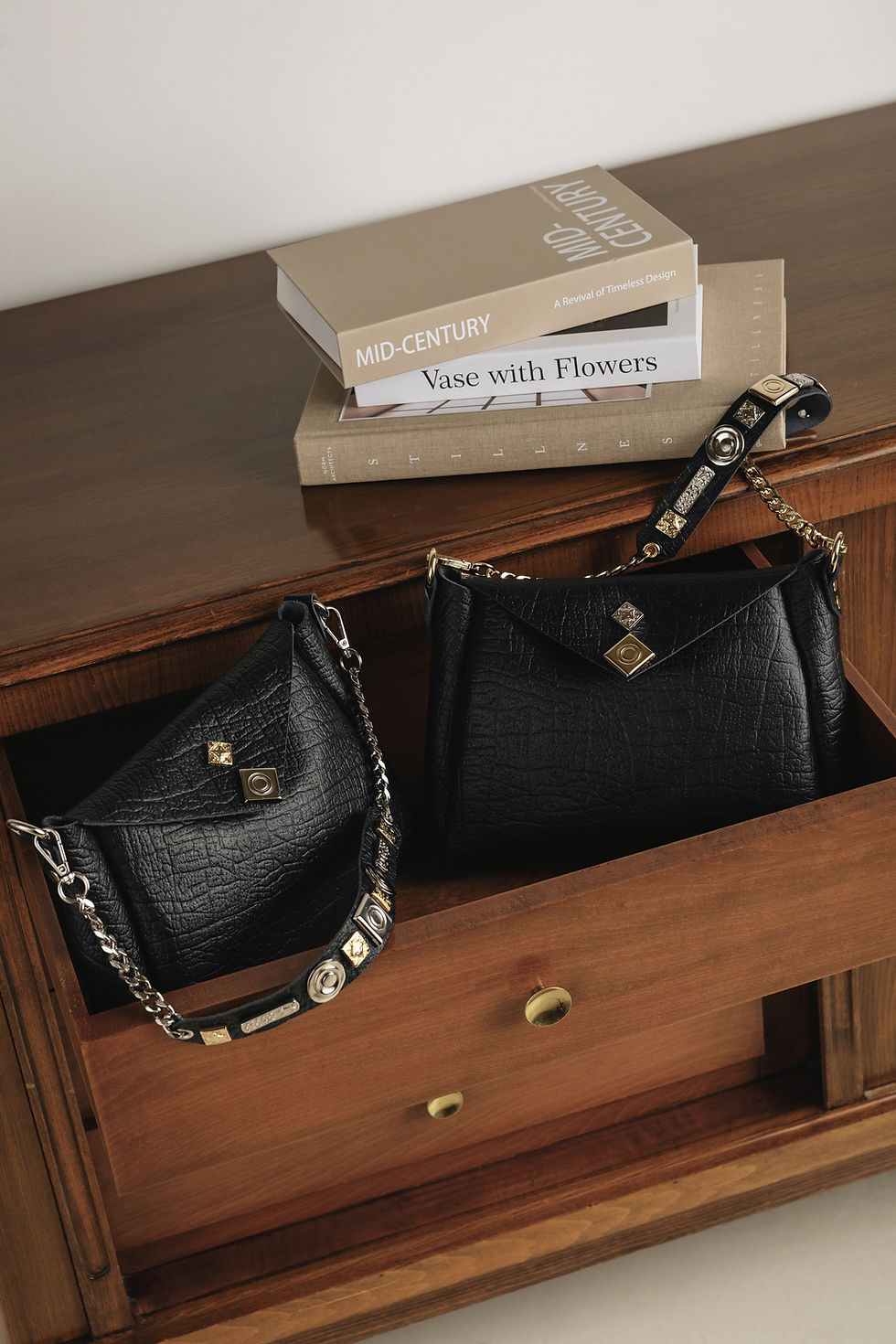 Thumbnail: "Beautiful things" shoulder bag, black
