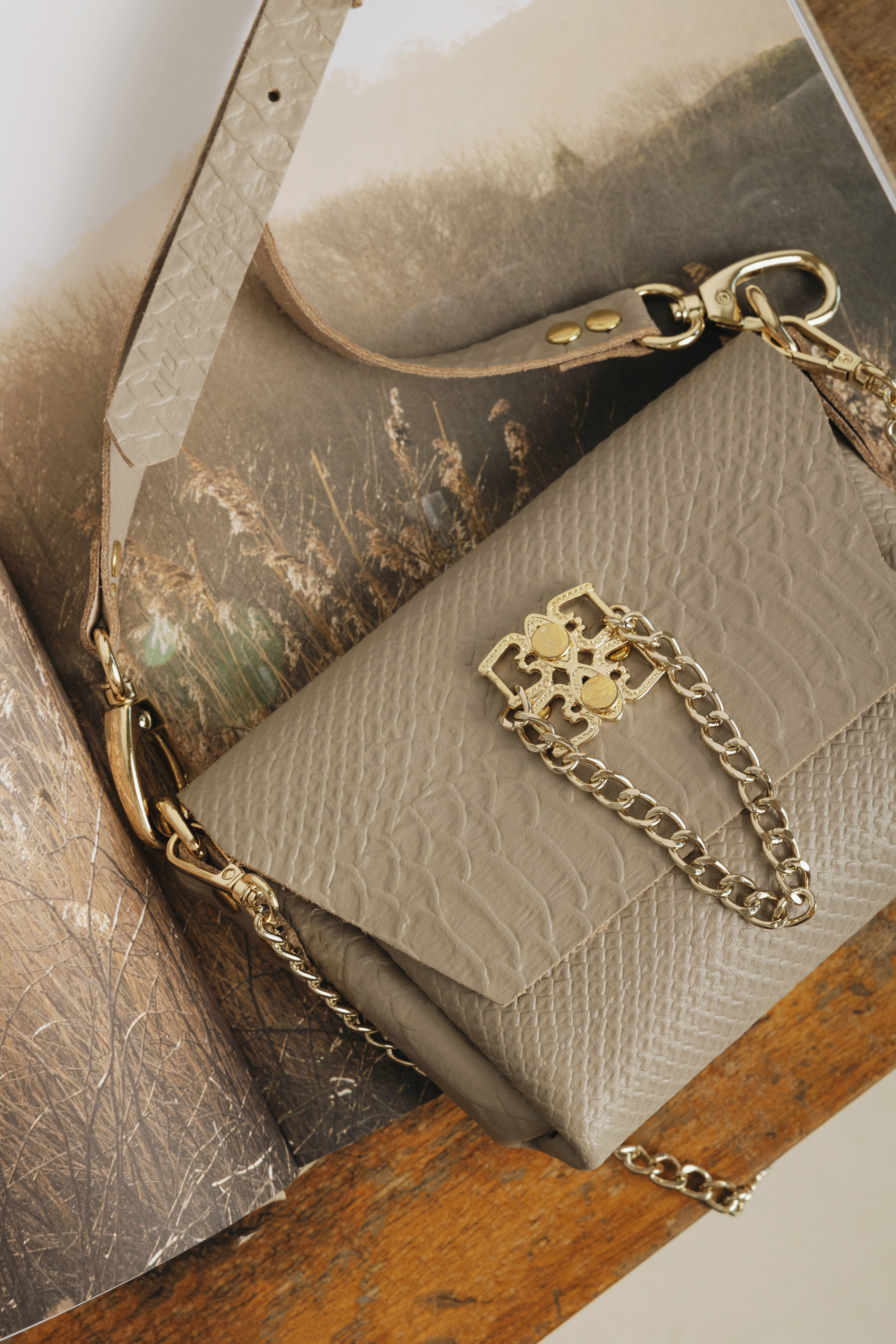 "Don't stop the dance" shoulder bag, stone beige