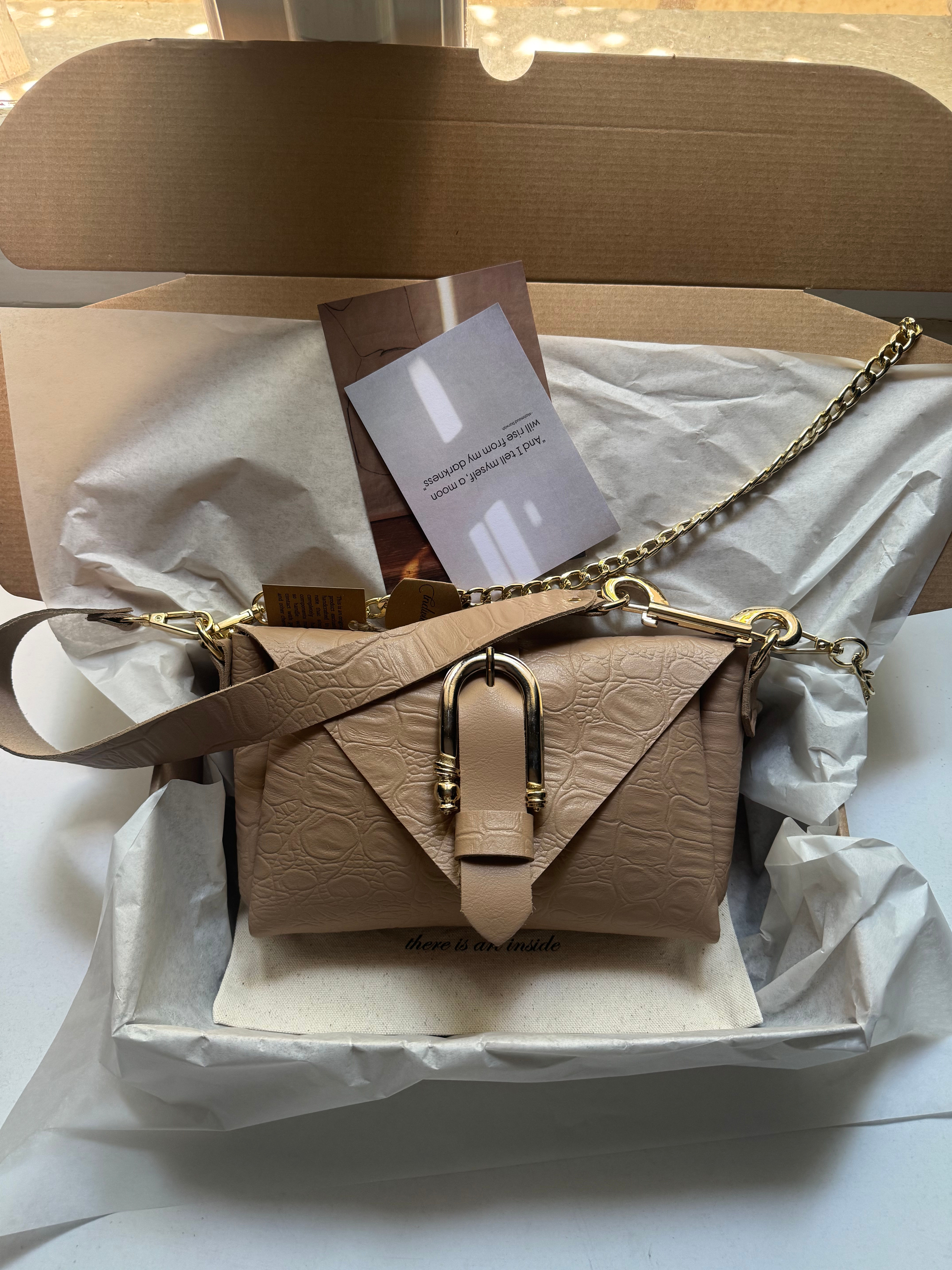 "Move" shoulder bag, mocha, gold, sample