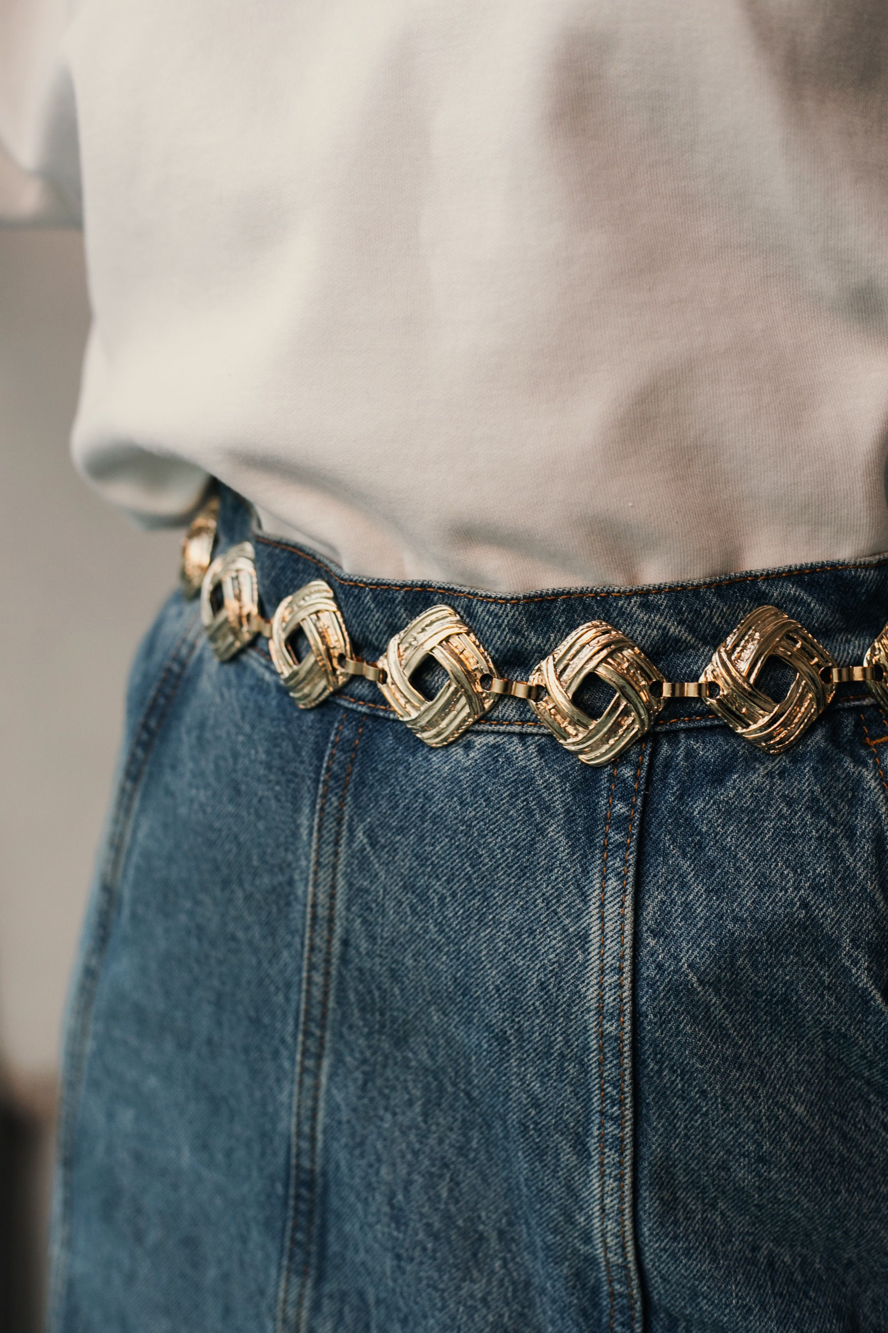 "Land of confusion" chain belt