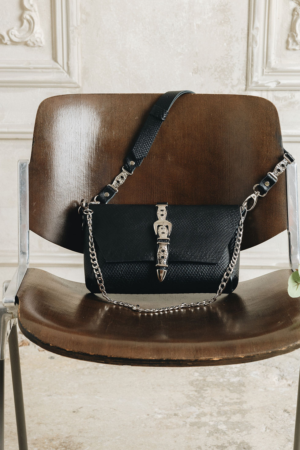 Thumbnail: "The river" shoulder bag, black
