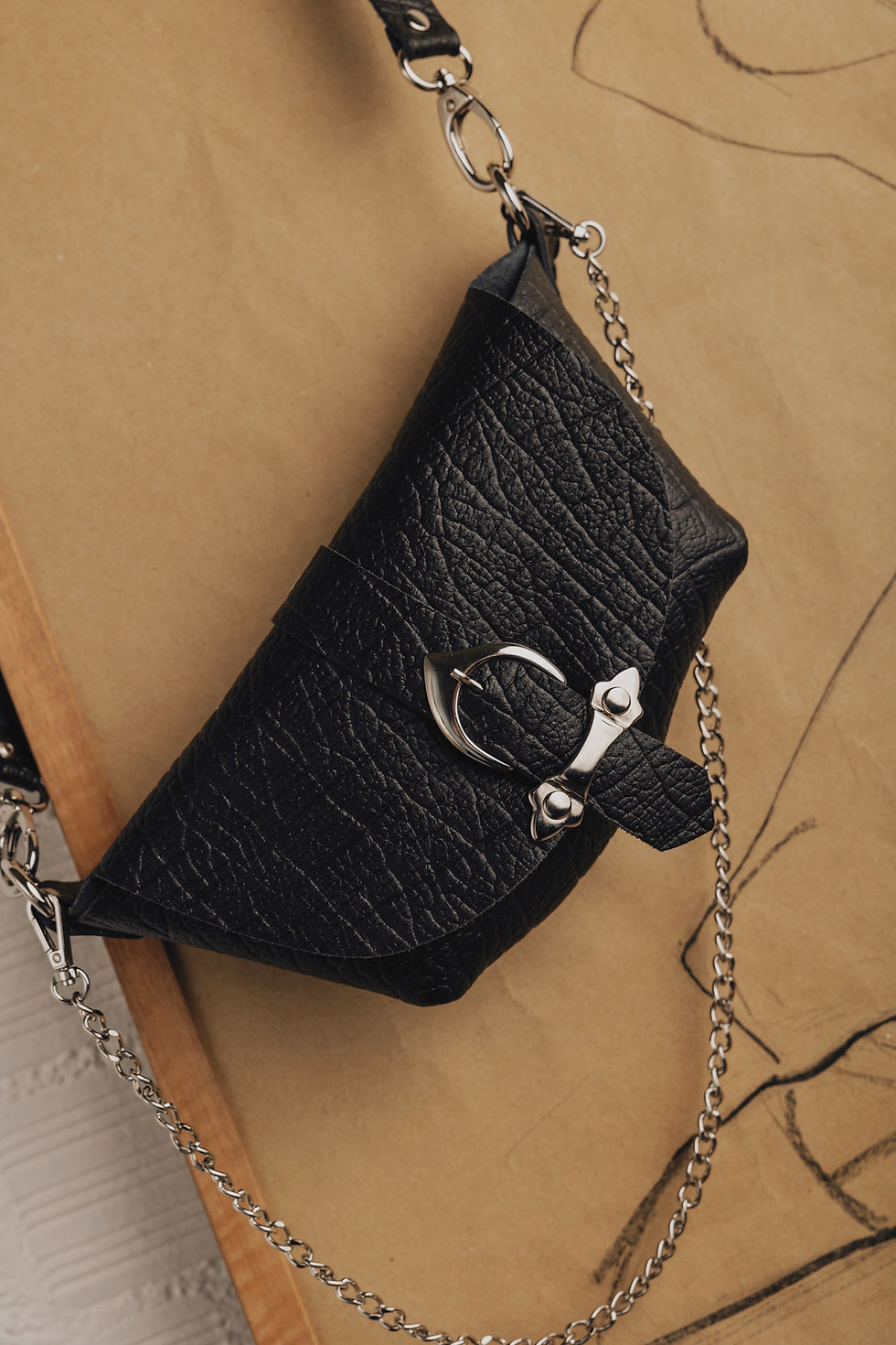 Thumbnail: "Tell it to my heart" waist bag, black