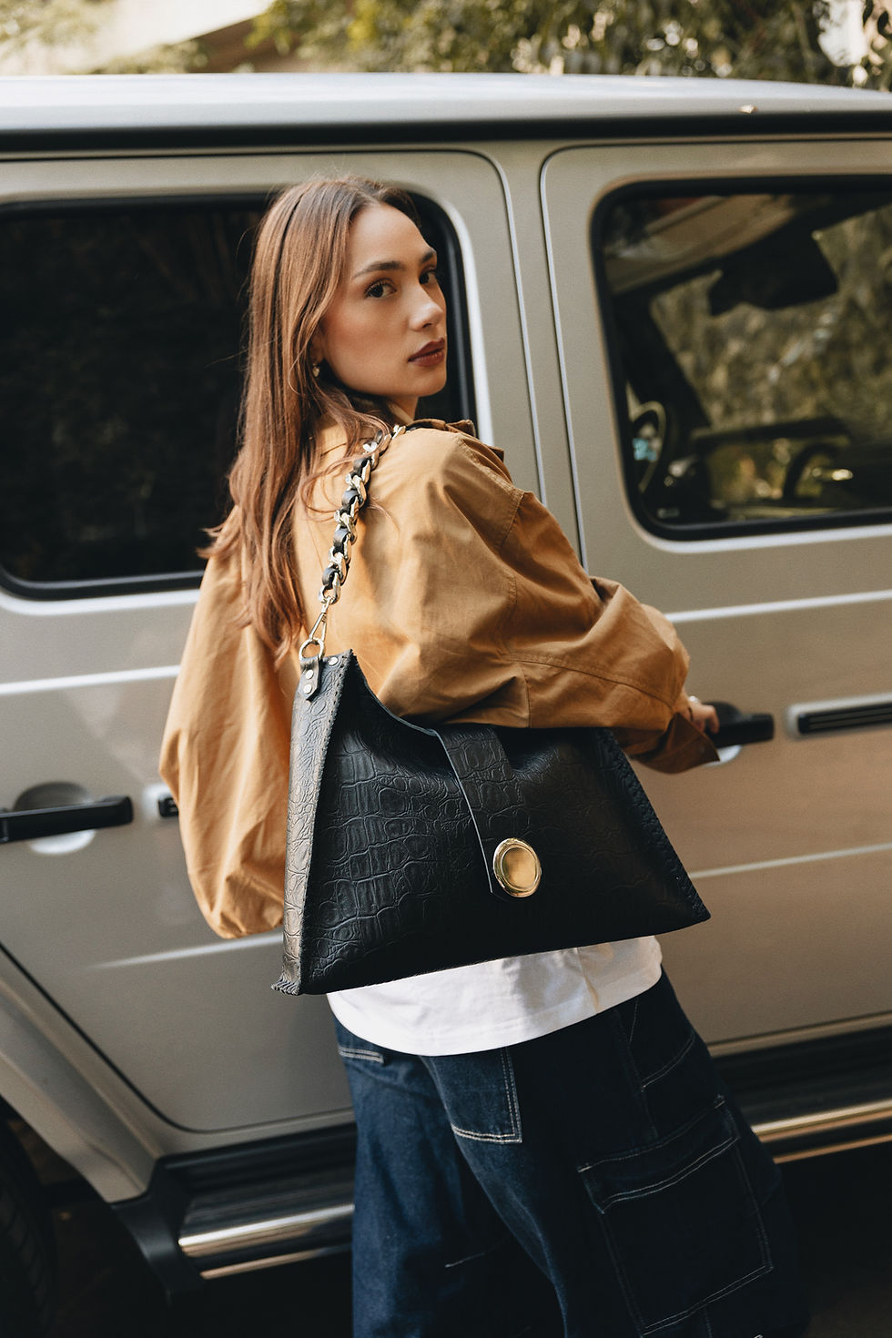 Thumbnail: "To the wilder" shoulder bag, black