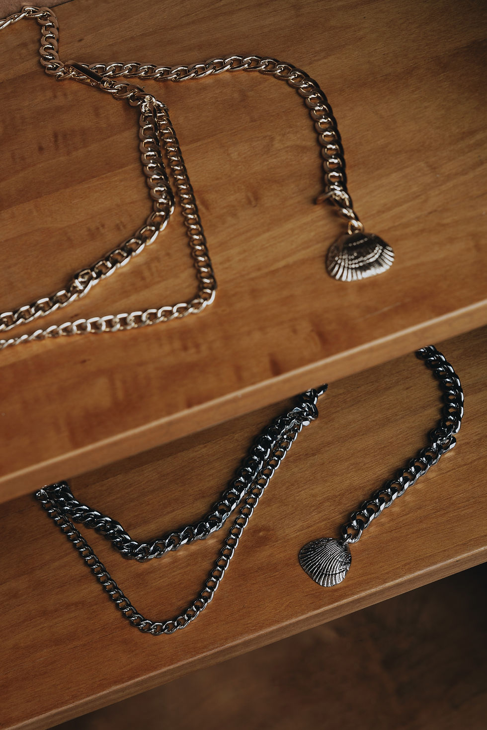Thumbnail: "Summer wine" chain belt