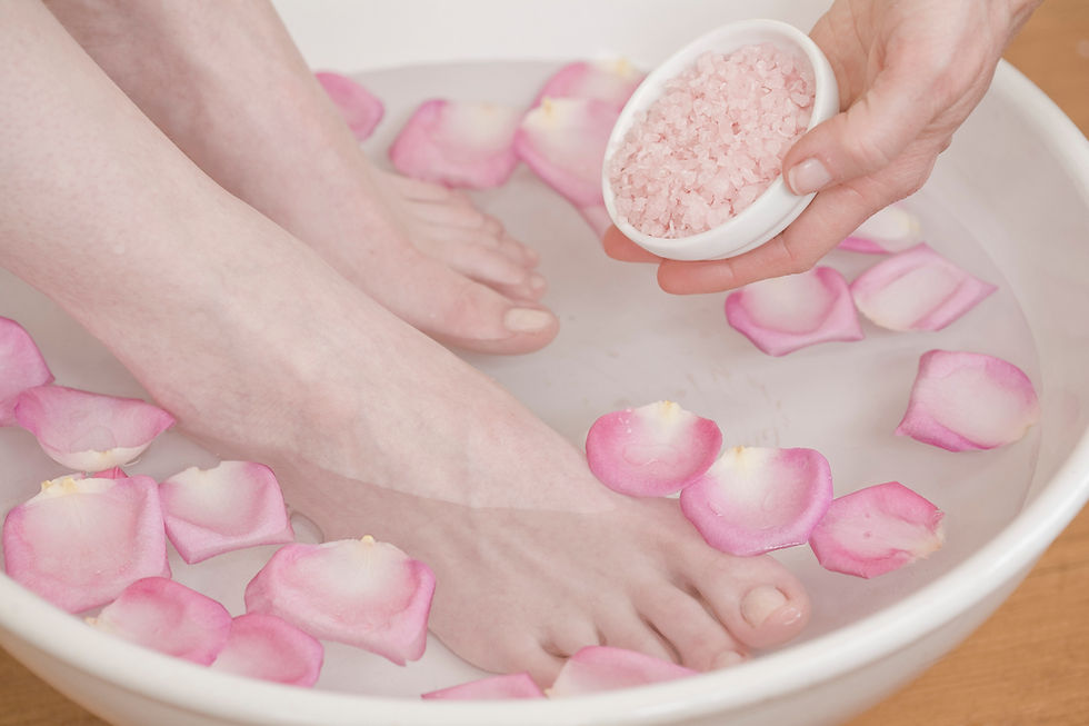 pedicure-2022-03-04-01-52-47-utc