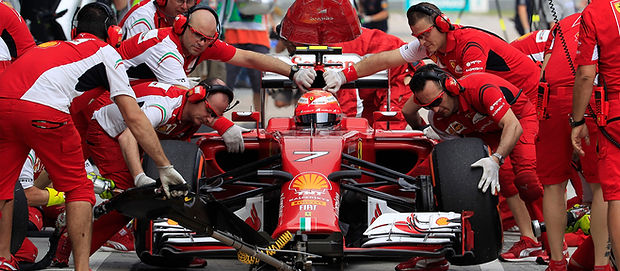 Siapa Saja Crew yang Wajib Ada di Pit Stop Formula 1 2_edited.jpg