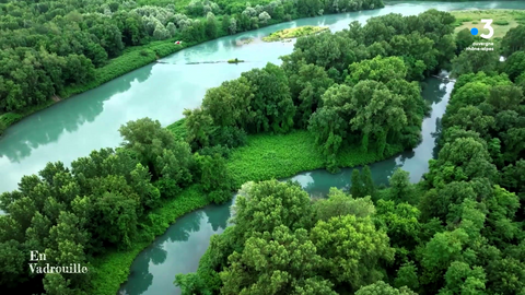 Vue depuis un drone du parcours des Iles Molottes dans l'Ain