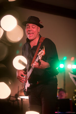 Christmas Comes to Mind - A Night of Story & Song (178).jpg