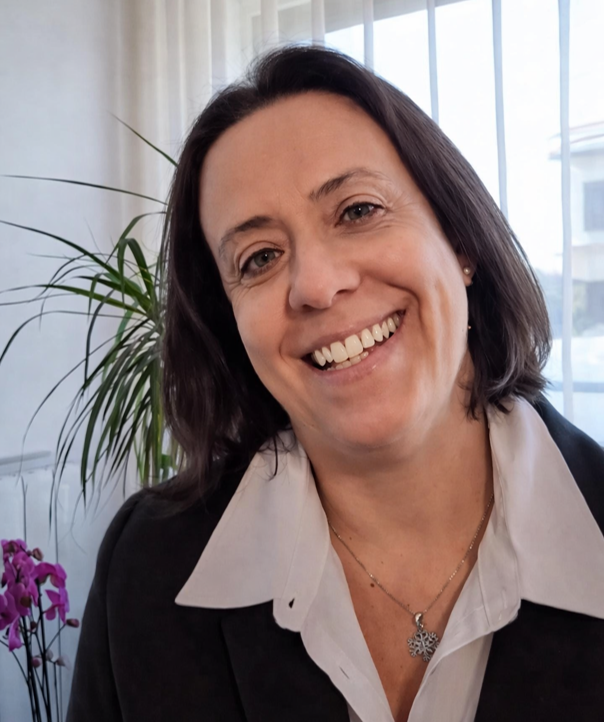 Ana Silvia Santos.png