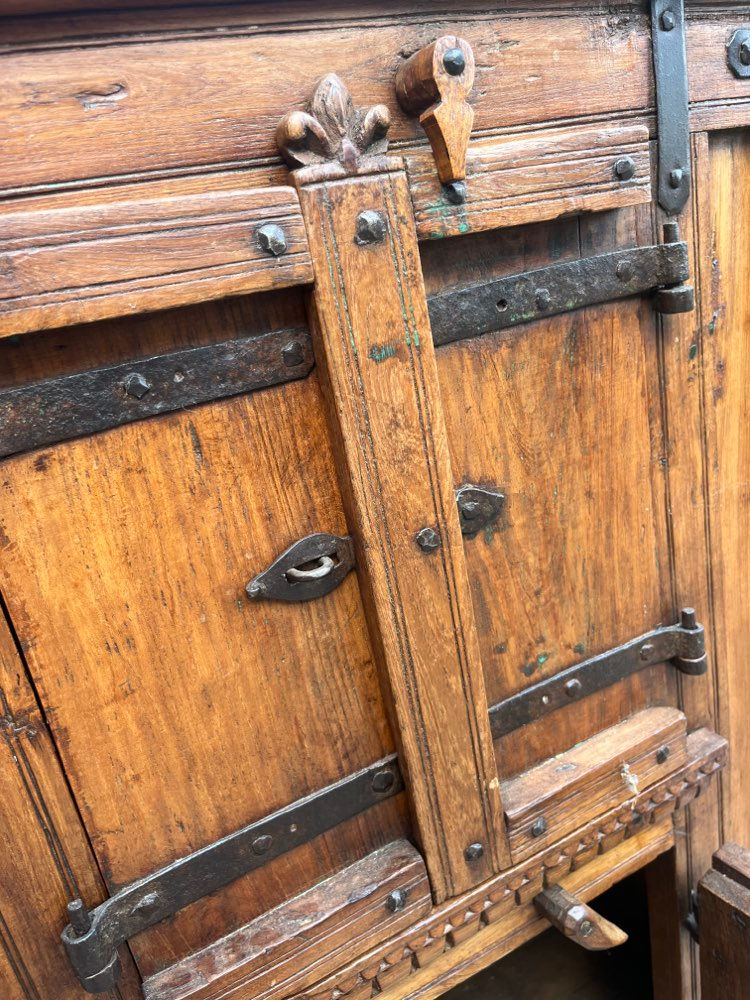 Miniature : Meuble de rangement ouvrant à 4 portes