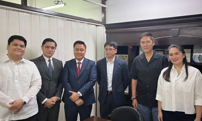 Vic Sotto at Pauleen Luna - Divina Law