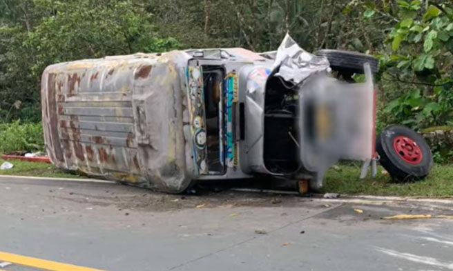 Jeep tumagilid - Circulated - Infanta Quezon